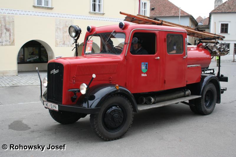 Fahrzeug 16  