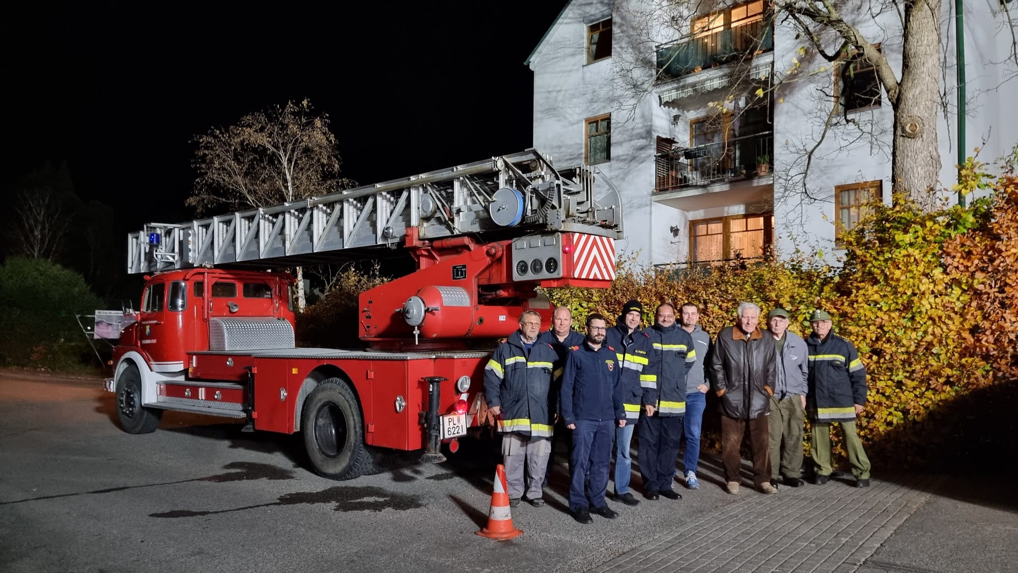 Besichtigung der historischen Drehleiter der FF Neulengbach-Stadt